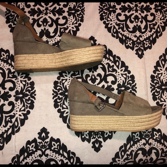 Steve Madden Wedges - Picture 1 of 3